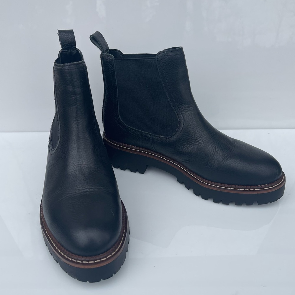 Caslon Miller Water Resistant Chelsea Boots womens size 5
